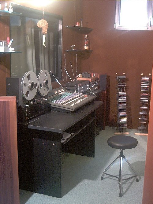 BIGGEST SUBWOOFER in the WHOLE WORLD. YES IT DESERVES ALL CAPS. r